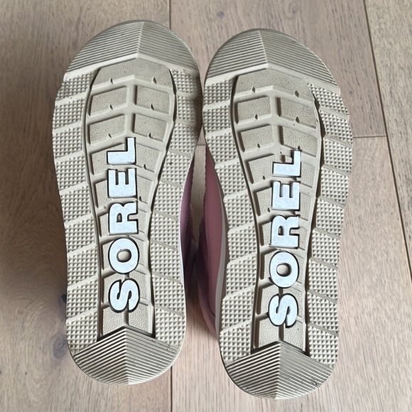 Girls Sorel Whitney 2 short pink winter boots - Picture 5 of 12